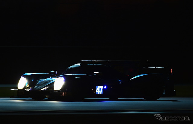 15時間が経過し、いよいよ夜明けを迎える2015ルマン24時間