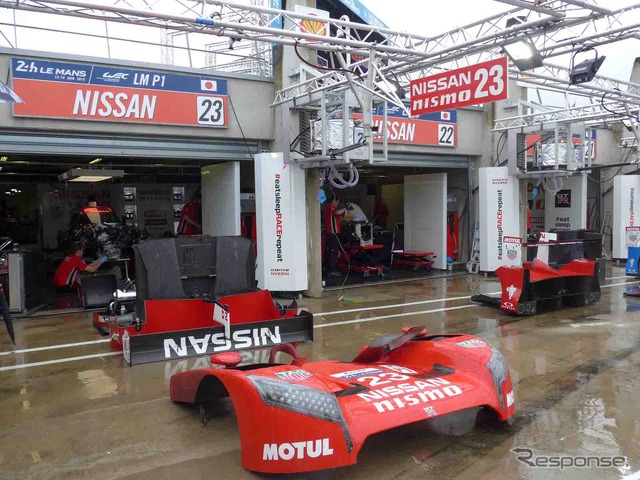 決勝前日の日産ピット風景(ルマン2015)