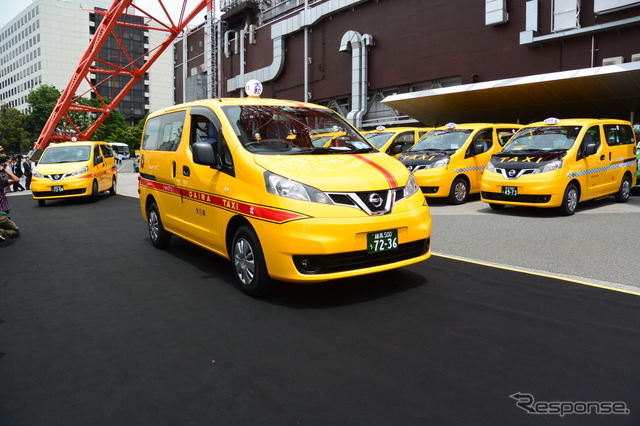 日産自動車 NV200タクシー