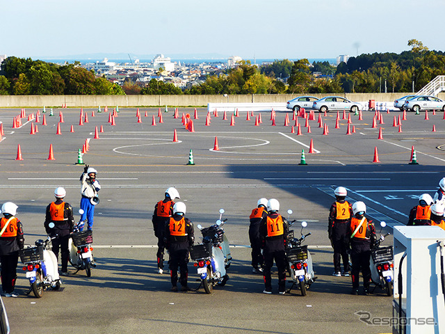 鈴鹿サーキットに隣接する遊園地「鈴鹿サーキット交通教育センター」(三重県鈴鹿市稲生町)からは、「はいバランスを保ちながら!」といった教官の厳しい声が聞こえてくる