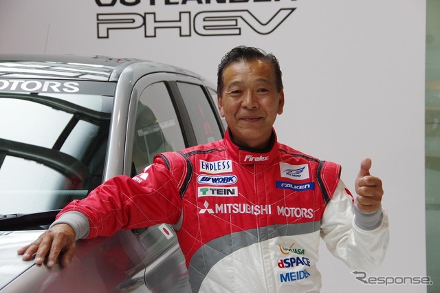 増岡浩氏