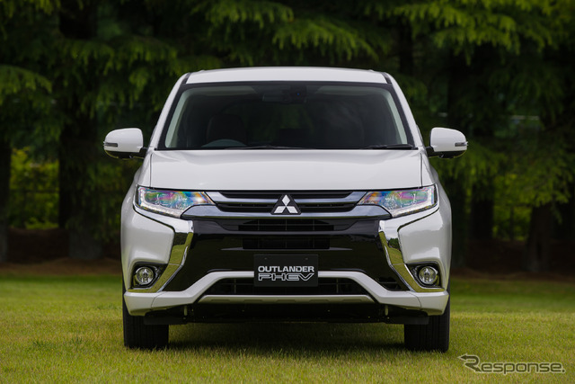 三菱 アウトランダー PHEV G Premium パッケージ