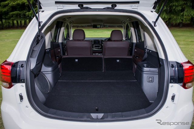 三菱 アウトランダー PHEV G Premium パッケージ