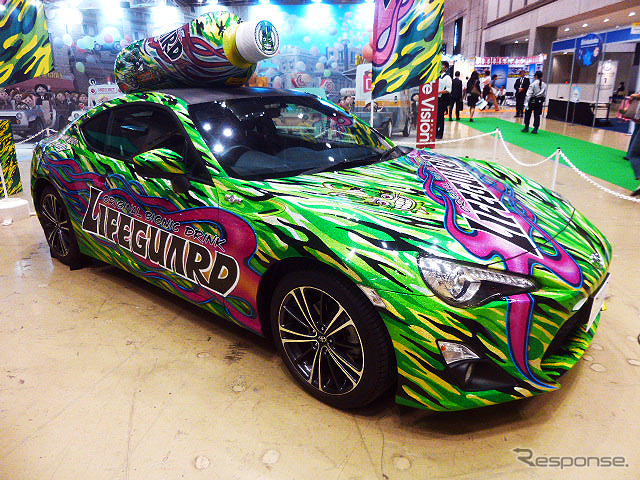 【東京おもちゃショー15】チェリオが走る!? ペットボトルデザインに塗られた86