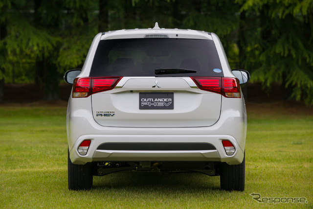 三菱 新型 アウトランダー PHEV G Premium PKG