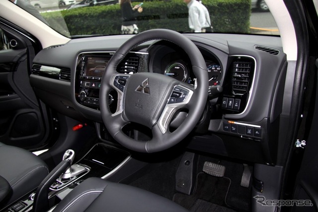 三菱 アウトランダーPHEV