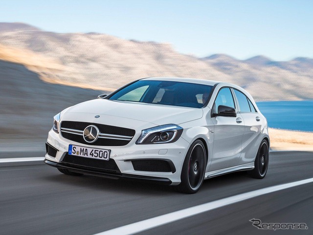 現行メルセデスベンツ A45 AMG