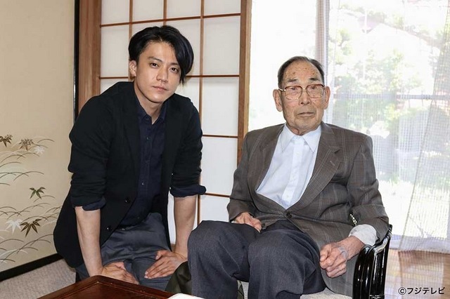 小栗旬/「私たちに戦争を教えてください~いま、会っておかなければいけない人がいる 今日、聞いておかなければいけない声がある~」-(C)フジテレビ