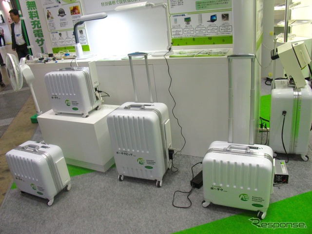 オートモーティブエナジーサプライのポーチク。現在モニターを募集しており、使用状況をアンケートで答えるなどすれば、1kWhのポーチクが24万円、2kWhのポーチクビッグが42万円で購入できる。しかも品質保証は5年間だ