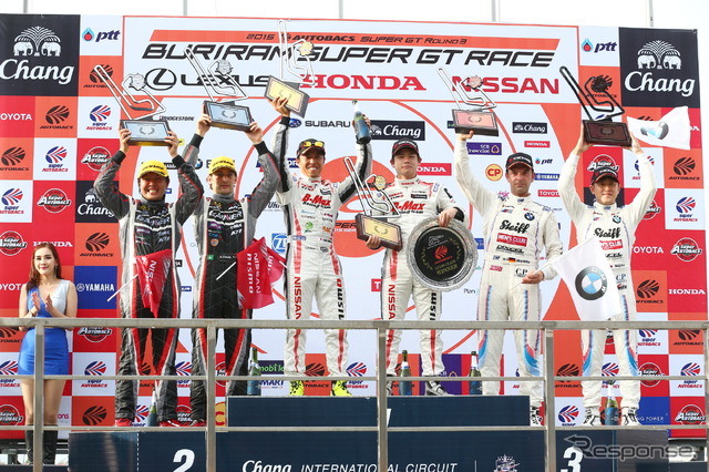 GT300クラスの表彰式。