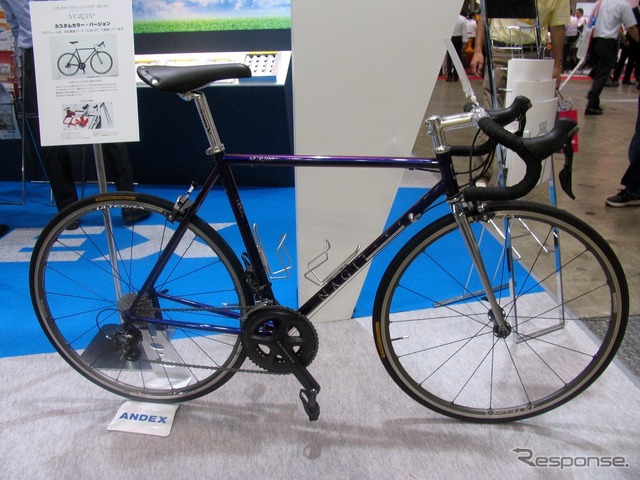 アンデックスの凪スピードプロジェクトによって開発されたNAGI NCR700。写真はアルテグラ仕様で9.5kg、28万円。よりクラシカルな仕様のティアグラ仕様もあり、そちらは10kgで18万5000円
