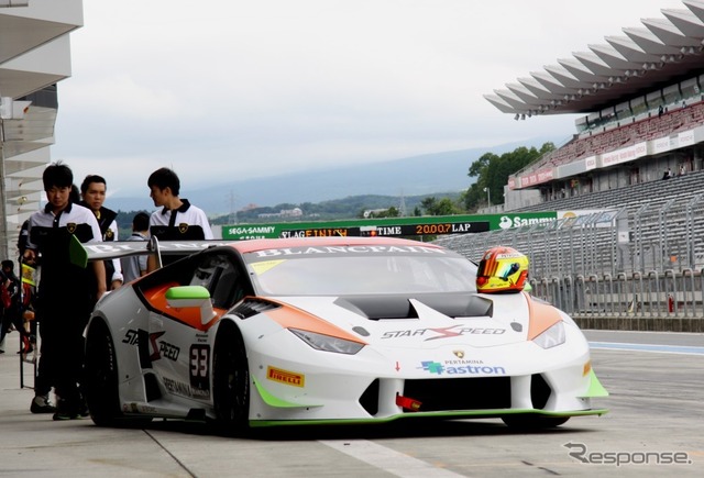 ランボルギーニウラカン LP 620-2スーパートロフェオ