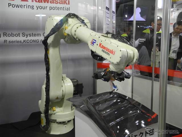 ロボット自動教示ソフトウェア「KCONG」を導入した川崎重工業の産業用ロボット