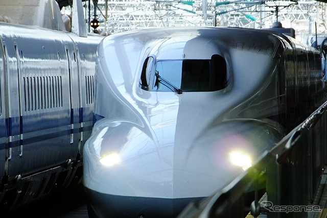 JR東海はSiCを適用した新幹線用の駆動システムを開発。今後、東海道新幹線への導入が検討される。
