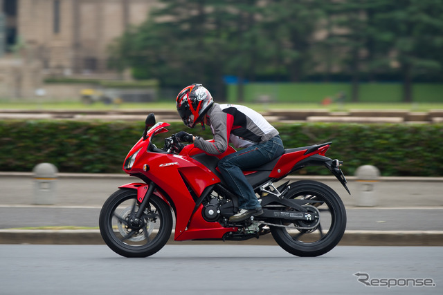 ホンダ CBR250R