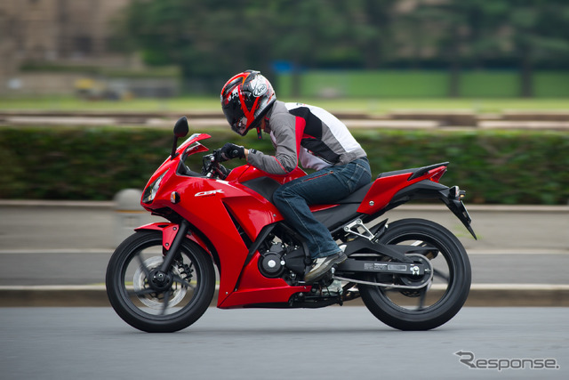 ホンダ CBR250R