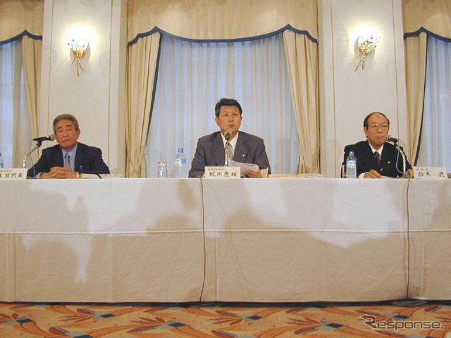 【株価】同じ好決算でも、トヨタは下げて日産は上げる