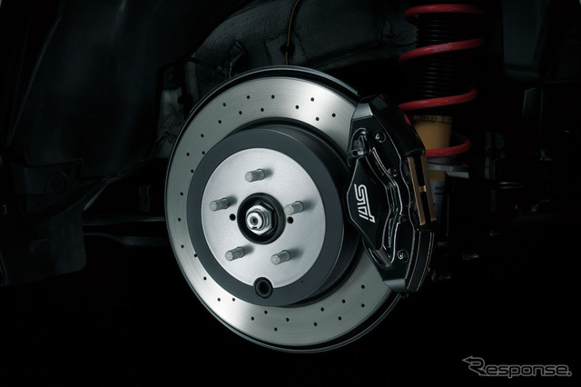STI製brembo 17インチ対向2ポットリヤベンチレーテッドディスクブレーキ(ドリルドディスク、STIロゴ入り)