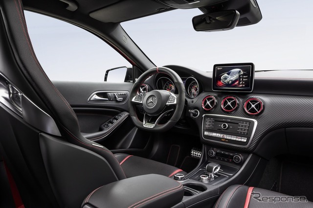 メルセデス AMG A45 4MATIC