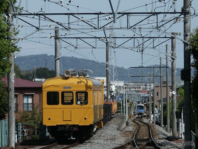 「親子電車教室」ではコデ165形事業用電車（手前左）の乗車体験などが行われる。