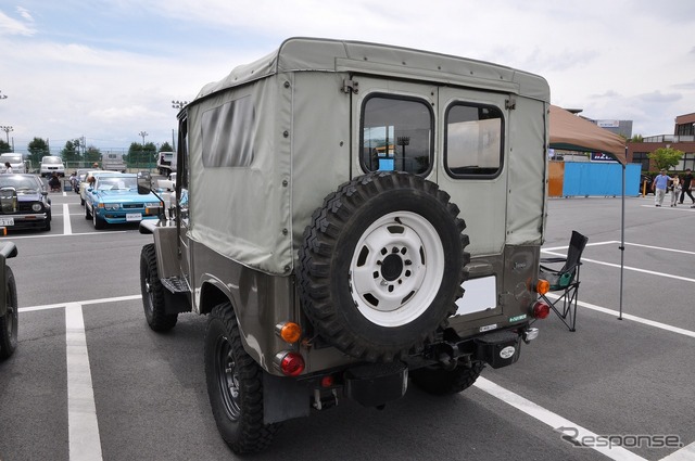 1977年 三菱 ジープ J-26