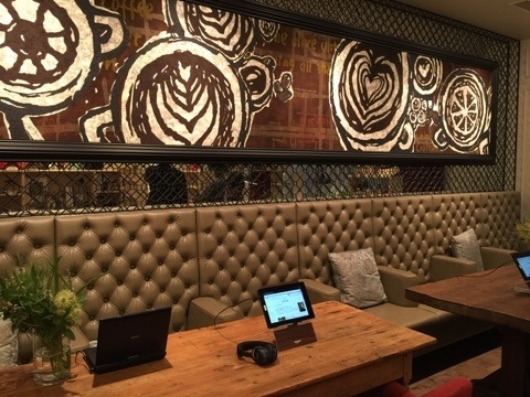 スタバがアイスコーヒーの楽しみ方を伝授!期間限定「On-the-Rock Coffee Room」丸ビル店にオープン