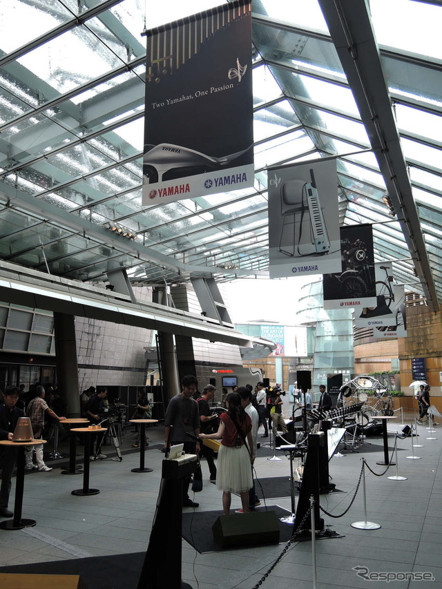 「Two Yamahas, One Passion ~デザイン展2015~」会場風景