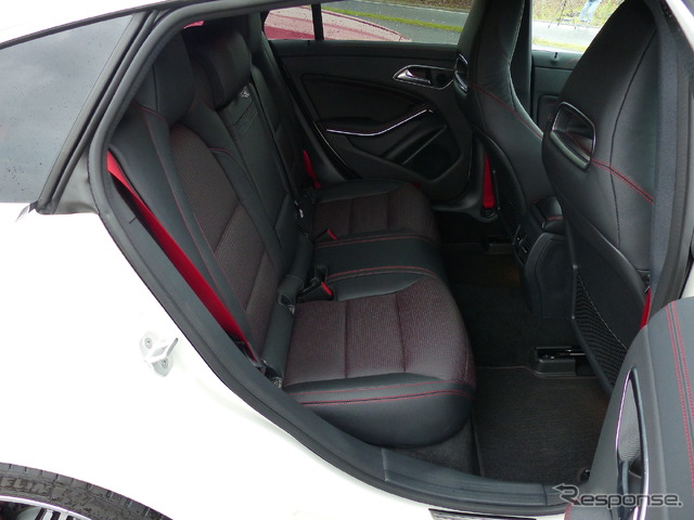 メルセデスベンツ CLAシューティングブレーク 250 SPORT 4MATIC