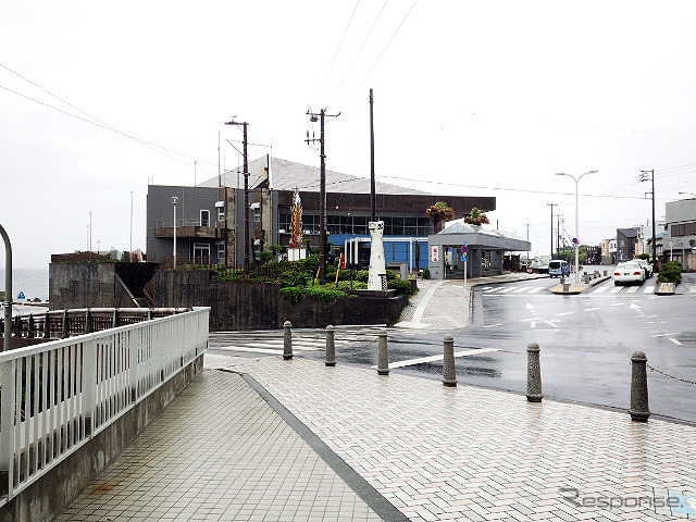 大島・元町港(東京都大島町)