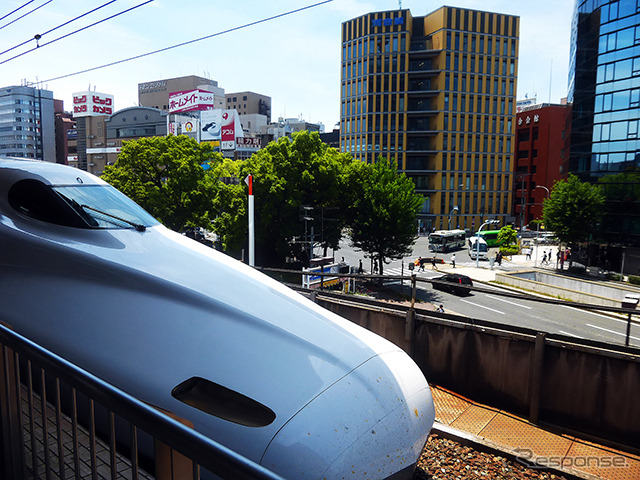 名古屋駅の新幹線ホーム新大阪寄りからリニア中央新幹線の地下ホーム位置を見下ろす