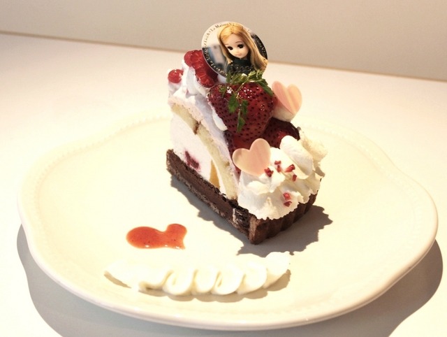 「LiccA CAFE」で提供されるケーキ(全体)