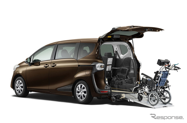 トヨタ シエンタ ウェルキャブ X“Vパッケージ” 車いす仕様車 (タイプI) “助手席側セカンドシート無”