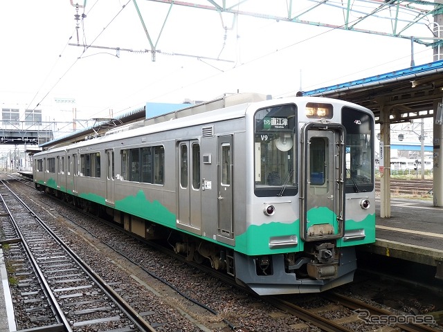 えちごトキめき鉄道全線としなの鉄道北しなの線が利用できるフリー切符が発売される。写真はえちごトキめき鉄道妙高はねうまラインの列車。
