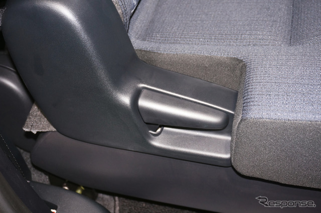 新型シエンタ タンブルシート