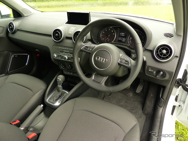 アウディA1 1.0TFSI
