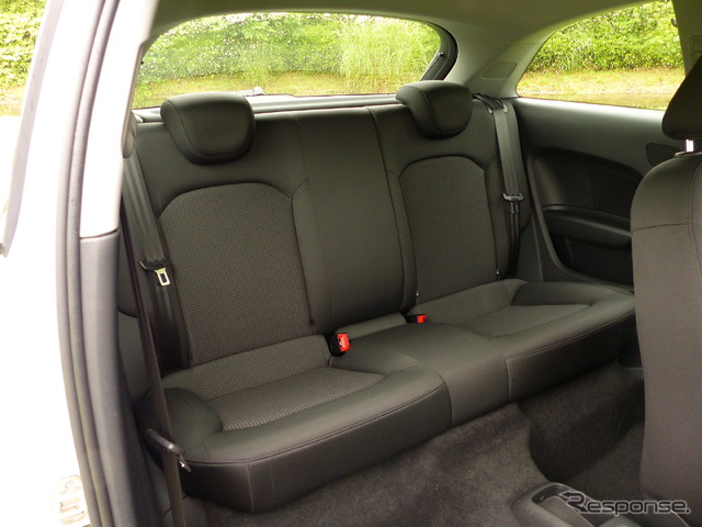 アウディA1 1.0TFSI