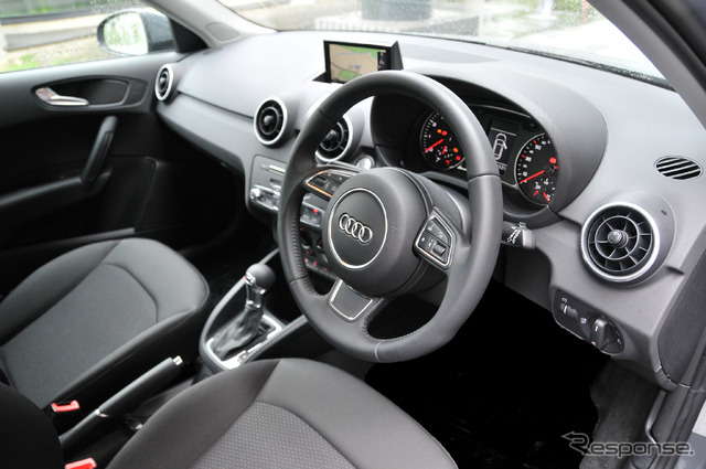アウディ A1 1.0 TFSI