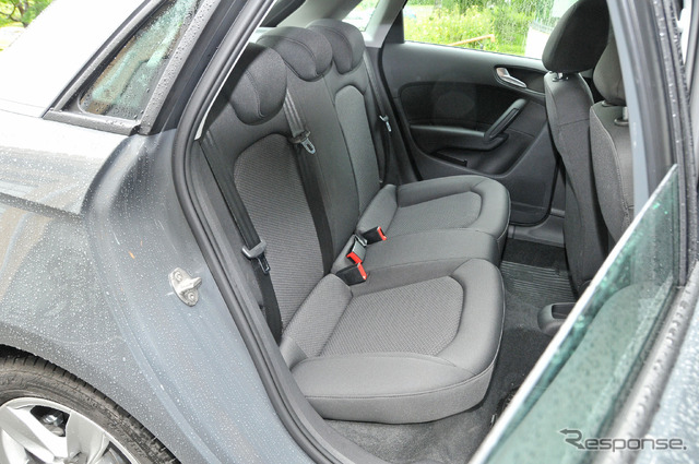 アウディ A1 1.0 TFSI