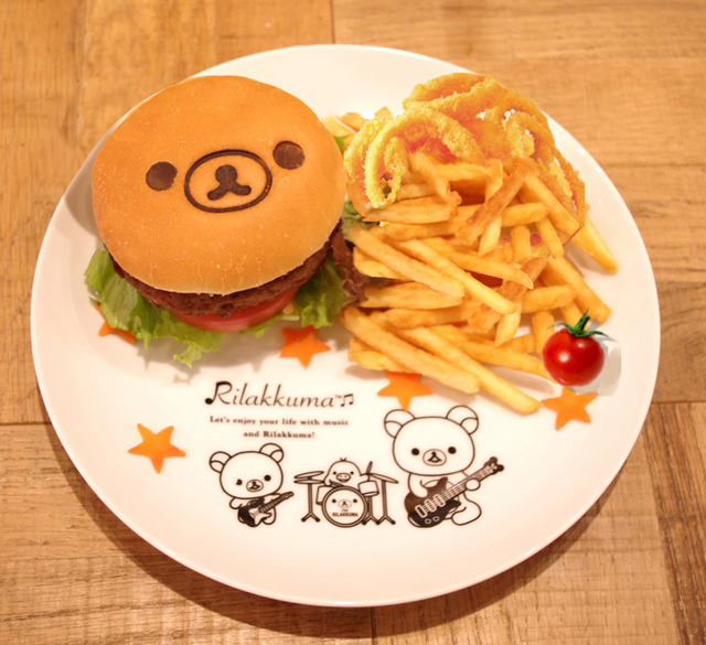 渋谷店「リラックマのまくまくハンバーガー」 (C)2015 San-X Co., Ltd. All Rights Reserved.