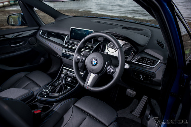 BMW 2シリーズ グランツアラー で愛犬と共に