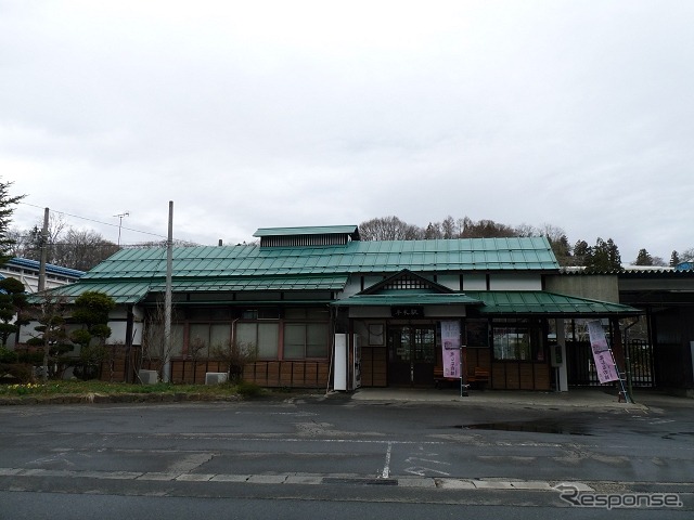 「長野~日本海ひすいラインフリーきっぷ」の効力はえちごトキめき鉄道が発売する「トキてつ・北しなのフリーきっぷ」と同じだが、発売場所はしなの鉄道の主な駅に限られる。写真は北しなの線の牟礼駅。
