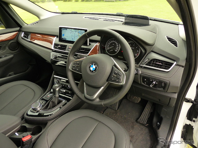 BMW 218d アクティブツアラー Luxury