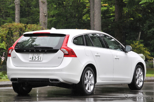 ボルボ V60 D4 SE