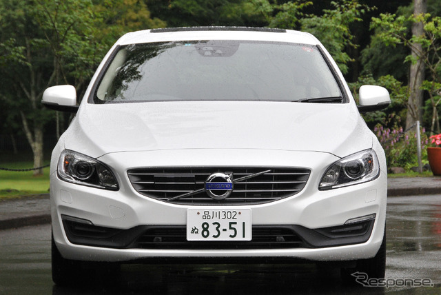 ボルボ V60 D4 SE