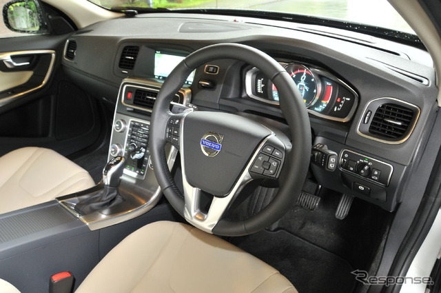 ボルボ V60 D4 SE