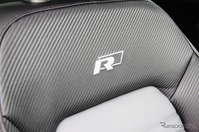 VW パサートヴァリアント R-Line