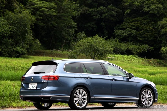 VW パサートヴァリアント R-Line