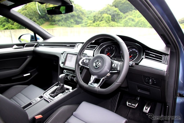 VW パサートヴァリアント R-Line