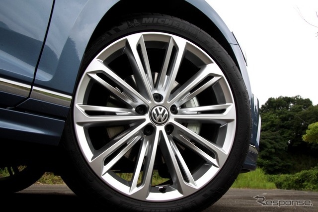 VW パサートヴァリアント R-Line