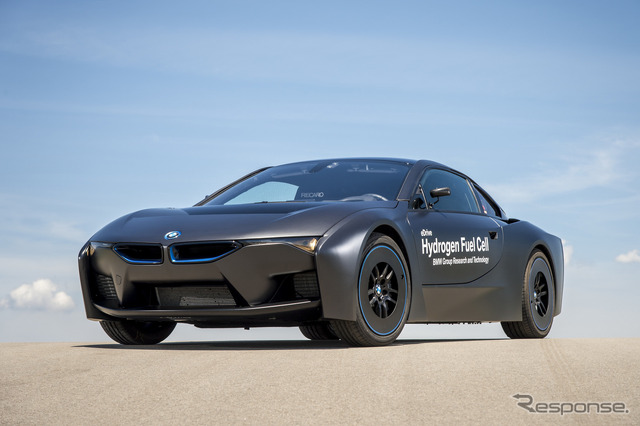 BMW i8 の燃料電池プロトタイプ車